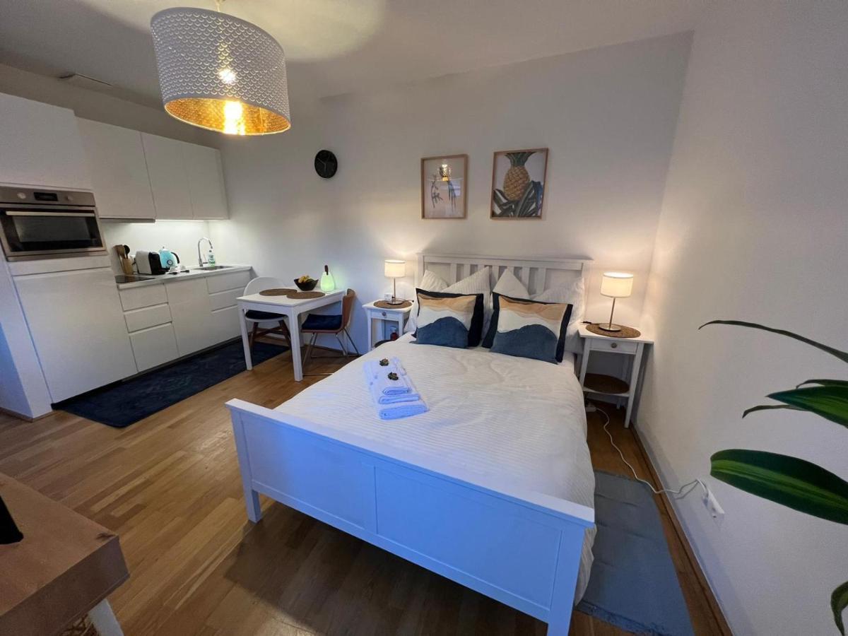 Apartment With Balcony Wien